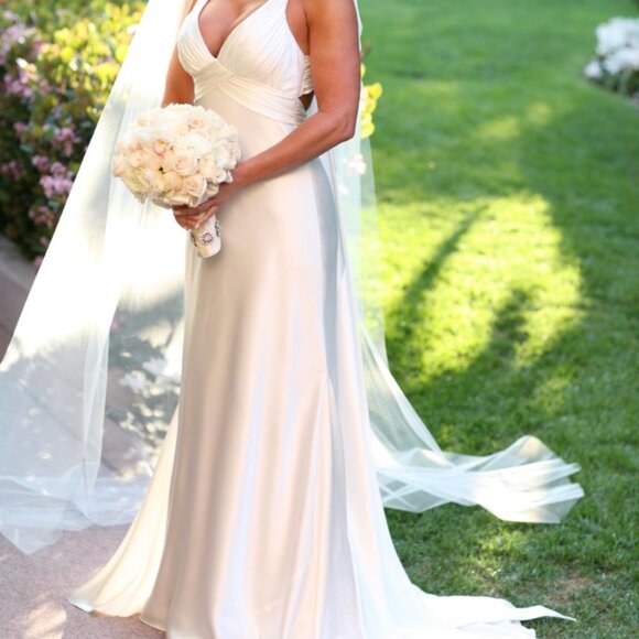 AMY MICHELSON IVORY WHITE SILK OR SATIN WEDDING DRESS SIZE US 6 - Picture 13 of 13